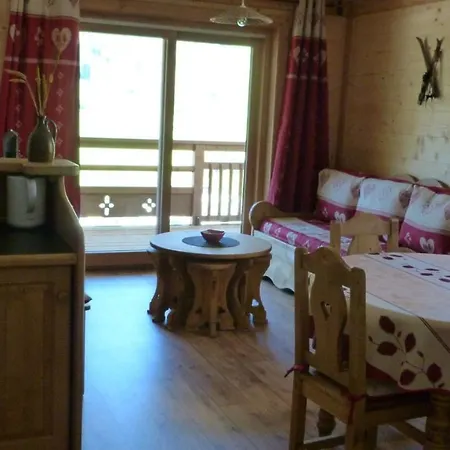 Cosy, 6 Personnes, 2 - Ecrini08 *